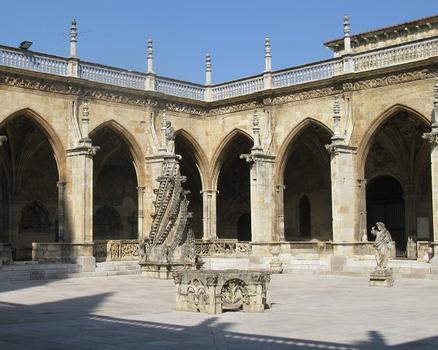 León, Kathedrale, Kreuzgang, Skulpturen