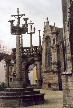 Eglise Notre-Dame et enclos paroissial