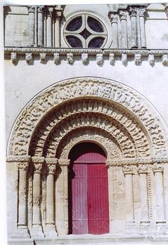 Aulnay, Saintogne, St. Pierre de la Tour