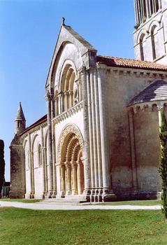 Aulnay, Saintogne, St. Pierre de la Tour