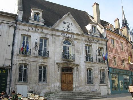 Auxerre, Hôtel de Ville