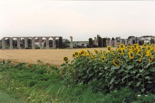 röm. Aquädukt in Luynes (nahe Tours, Loire)