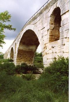 Pont Julien (bei Apt, Provence)
