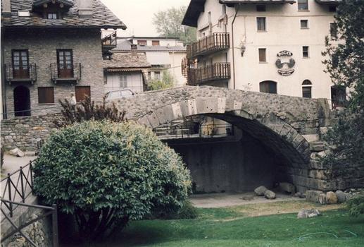 Aosta, kleine römische Steinbrücke