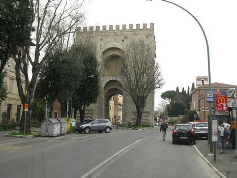Siena, Antiporta di Camollia