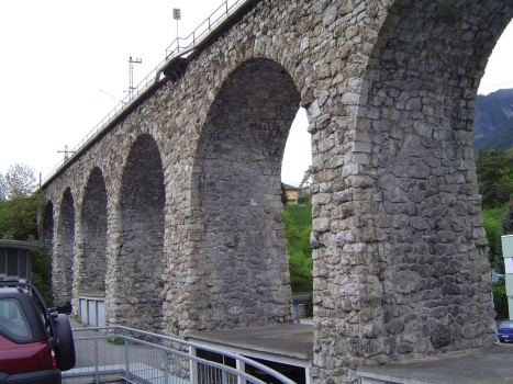 Eisenbahnbrücke Landeck mit altem Überbau