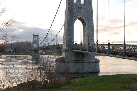 La-Voulte-sur-Rhône Suspension Bridge