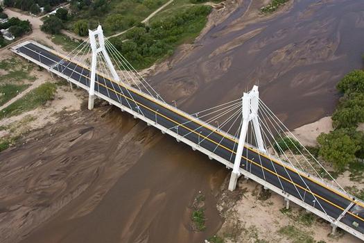 Puente Atirantado sobre el Río Cuarto