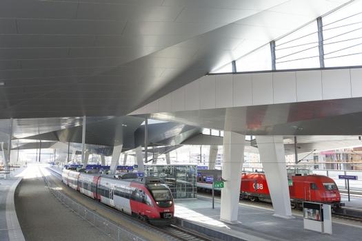 Wien Hauptbahnhof, Rautendach aus Stahl am Wiener Hauptbahnhof: Unger startet in die finale Bauphase