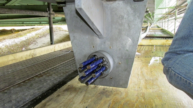A special anchor bracket mounting plate
