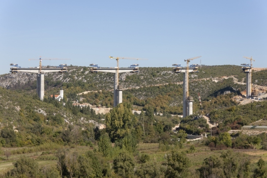 Die beiden Brücken Studenčica und Trebižat sind Teil der neuen Nord-Süd-Verbindung auf der Strecke durch Bosnien.
: Die beiden Brücken Studenčica und Trebižat sind Teil der neuen Nord-Süd-Verbindung auf der Strecke durch Bosnien.