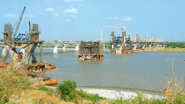 Troisième pont sur le Narmada