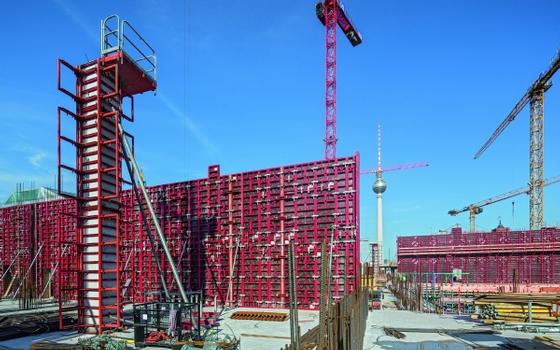 The MAXIMO Wall Formwork system and QUATTRO Column Formwork allowed fast and safe construction of the vertical reinforced concrete components. : The MAXIMO Wall Formwork system and QUATTRO Column Formwork allowed fast and safe construction of the vertical reinforced concrete components.
