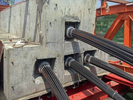 In total, 126 strand tendons with a total strand tonnage of 22.3 t were installed.