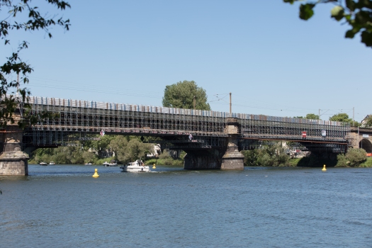 Güls Railroad Bridge