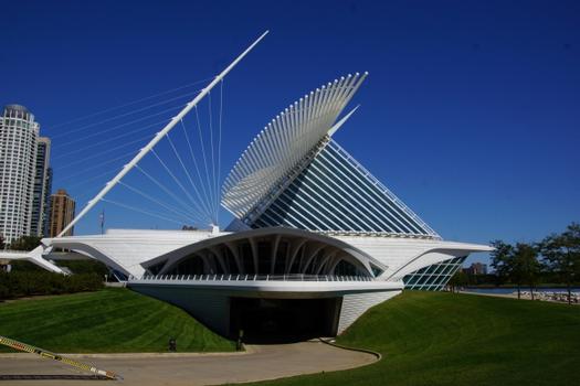 Milwaukee Art Museum Pedestrian Bridge