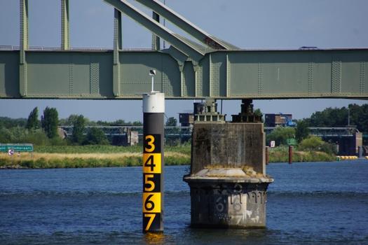 Eisenbahnbrücke über die Maas in Maastricht