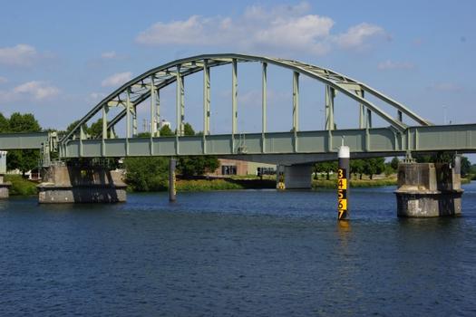 Pont ferroviaire de Maastricht