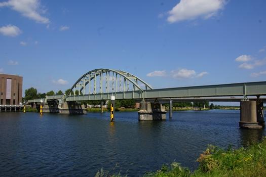 Pont ferroviaire de Maastricht