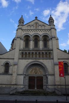 Eglise Saint-Michel-et-Saint-Pierre