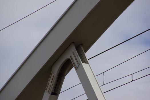 Eisenbahnbrücke über die IJzerlaan 