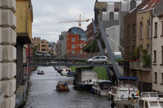 Brücke bei der Flämischen Oper in Gent