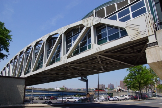 Yankees–East 153rd Street Station Acces Bridge