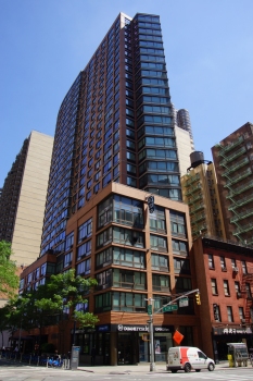 300 East 39th Apartments