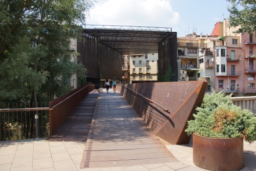 Geh- und Radwegbrücke Plaza de la Lira