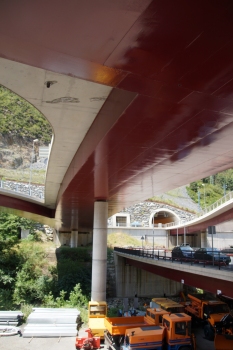 Pont d'accès au tunnel de Dos Valires