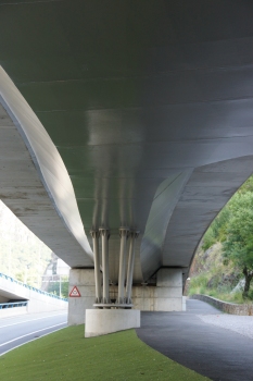 Zufahrtsbrücke zum Tàpia-Tunnel