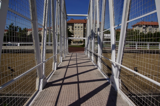 Footbridges along the Calle Chile
