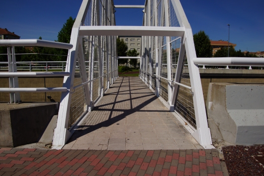 Footbridges along the Calle Chile