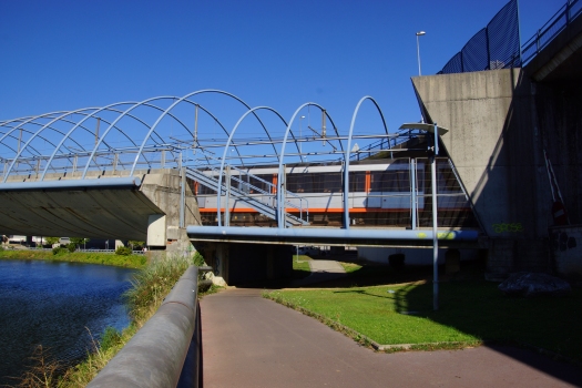 Pont-métro sur le rio Galindo 