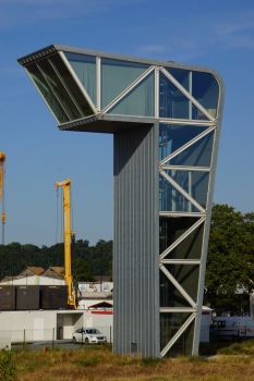 Control Tower for Jacques Chaban-Delmas Bridge