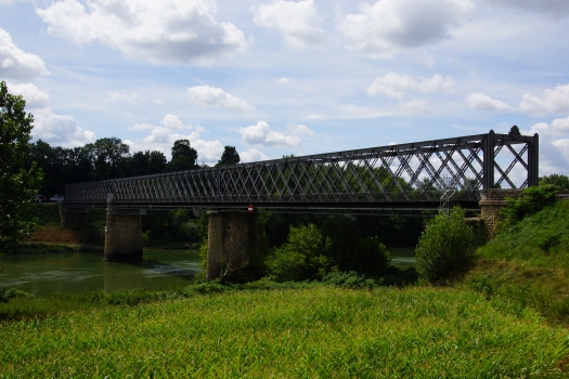 Garonnebrücke Castets-en-Dorthe