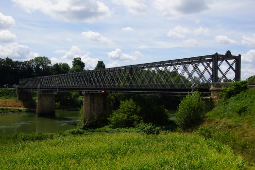 Garonnebrücke Castets-en-Dorthe
