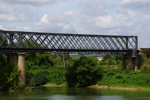 Garonnebrücke Castets-en-Dorthe 