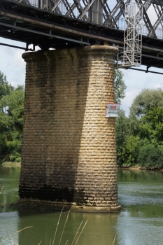 Garonnebrücke Castets-en-Dorthe 