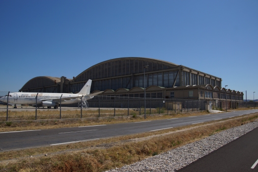 Hangar de l'aéroport de Marignane