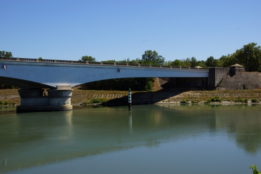 Brücke über den Donzère-Mondragon-Kanal
