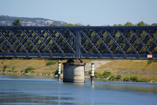 Eisenbahnbrücke Mondragon