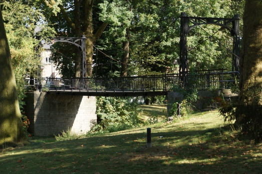Fußgängerbrücke im Hanssenspark