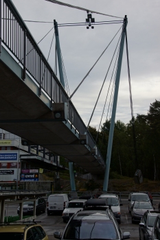 Fußgängerbrücke am Orminge Centrum