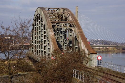 Eisenbahnbrücke zur Monsin-Insel