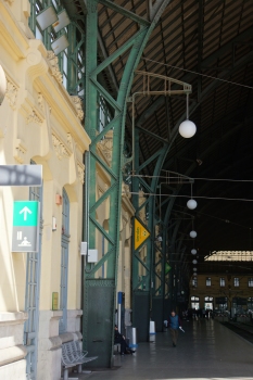 Valencia North Station