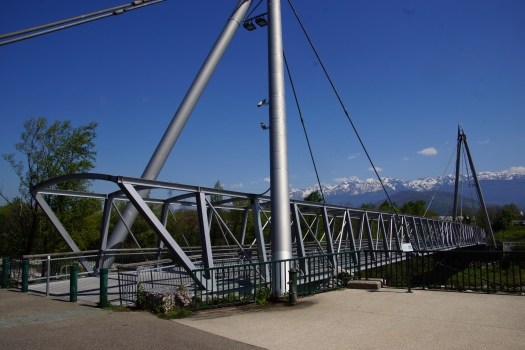 Footbridge across the Drac