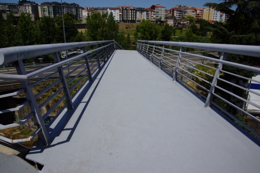 Rio Barbaña Footbridge