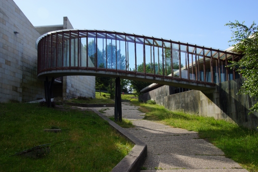 Universität Vigo - Verbindungsbrücke zur Jurafakultät