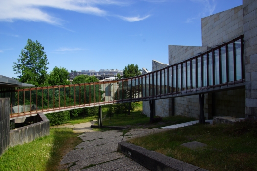 Universität Vigo - Verbindungsbrücke zur Jurafakultät 